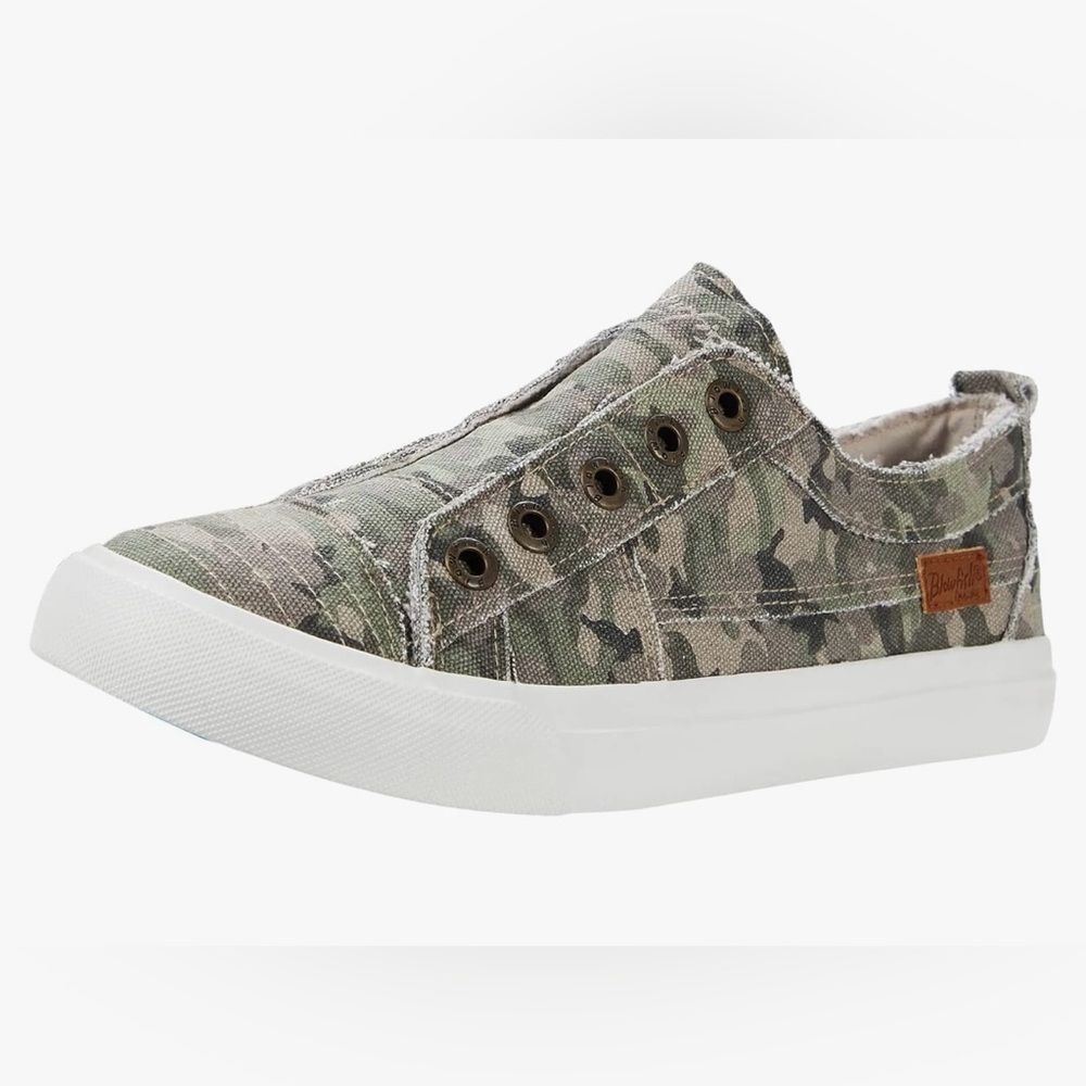 NEW Blowfish Play Slip On Camo Canvas Sneaker, Size 7
